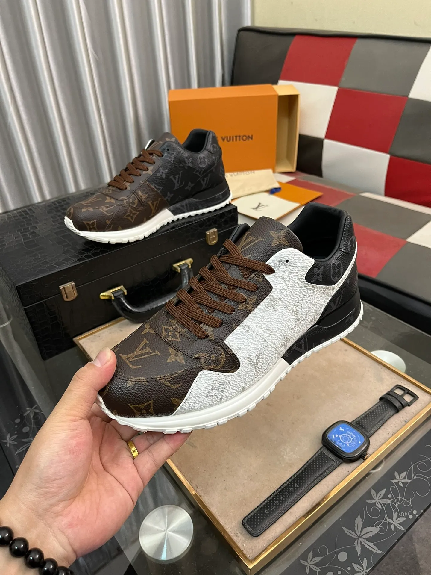 Men's shoes 💰540⌚️⌚️LV Louis Vuitton. The latest fashionable casual shoes are popular in physical stores. New spring and summer comfortable imported custom original cowhide, unique jacquard fabric element design. With sheepskin lining, Lv original base, [sun][sun] high-end packaging and high quality💪Details determine quality, code number 38-44